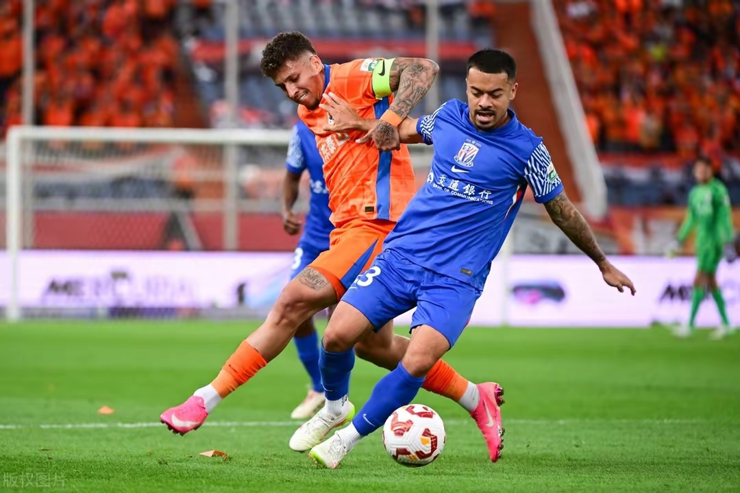 mk体育下载 -今晨欧超杯焦点战；上海申花刷新队史纪录；气氛紧张；身体对抗强度拉满的简单介绍